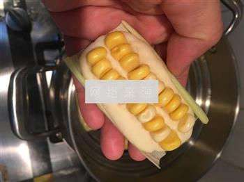 玉米奶香馒头的做法图解3
