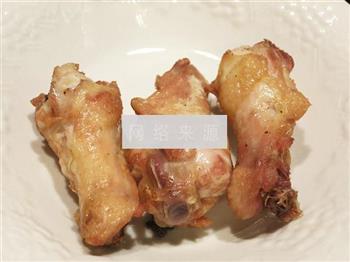 砂锅葡萄酒炖鸡的做法图解1