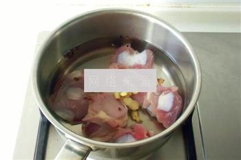 酸豆角炒鸡胗的做法步骤1