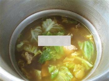 圆白菜牛排骨汤的做法图解9
