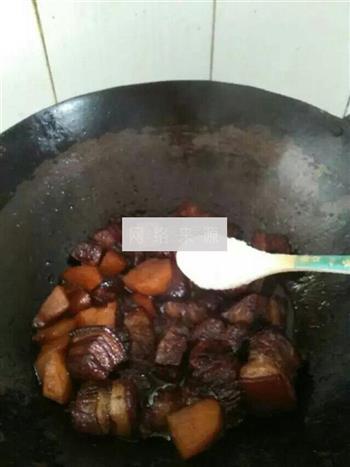 红烧肉烧土豆的做法步骤7