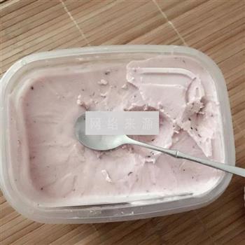 蓝莓酸奶冰淇淋的做法步骤10