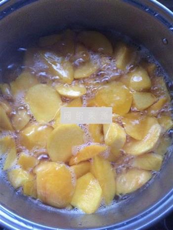 黄桃罐头的做法步骤3