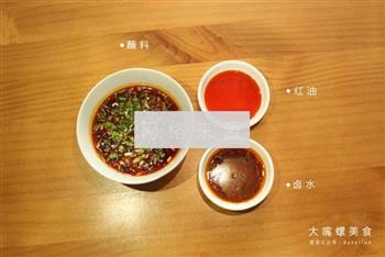 酸笋辣条饺子的做法步骤8