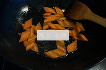 尖椒胡萝卜炒猪肝的做法步骤7