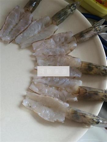 蒜蓉粉丝开背虾的做法步骤3