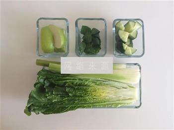 6款夏日排毒果蔬汁的做法步骤1