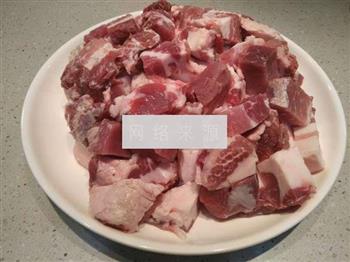 野生海参焖纯种土猪肉的做法步骤4