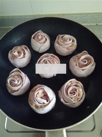 紫薯玫瑰花抱蛋煎饺的做法步骤16