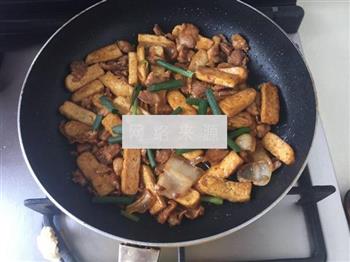 豆腐饼焖肉的做法步骤5