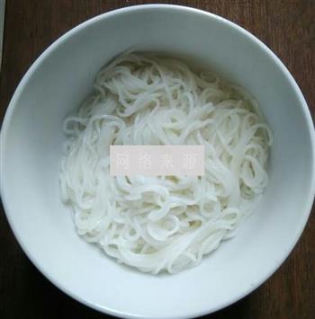 酸菜米线的做法图解5