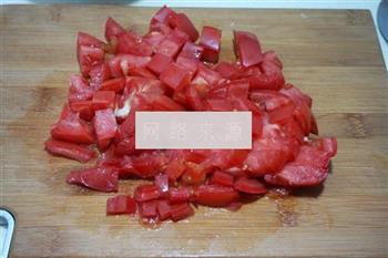 西红柿鸡蛋热汤面的做法步骤2