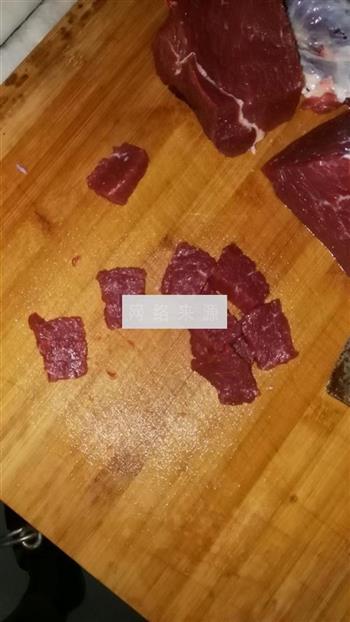 麻辣牛肉的做法图解1