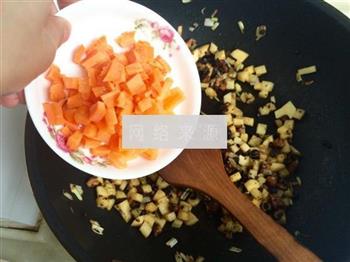 香菇土豆什锦蛋炒饭的做法步骤12