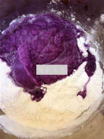 紫甘蓝香葱鸡蛋饼的做法图解2