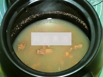 莲子瑶柱瘦肉汤的做法图解8