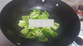 青椒回锅肉的做法步骤4