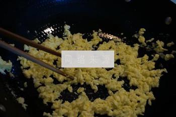 香菇酱蛋炒饭的做法步骤3