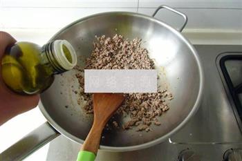 蘑菇肉酱拌米线的做法步骤5