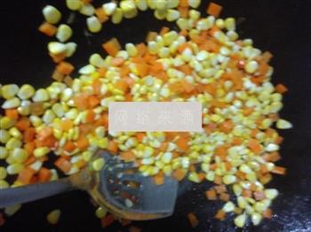 胡萝卜炒玉米的做法步骤4