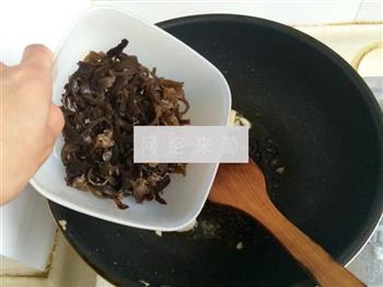 木耳豆芽炒肉丝的做法步骤13