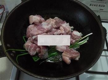 鹌鹑蛋红烧肉的做法步骤5