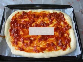 腊肠香肠披萨的做法图解4