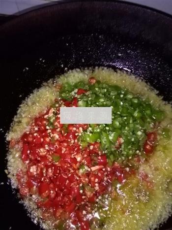 笋干木耳辣椒酱的做法步骤5