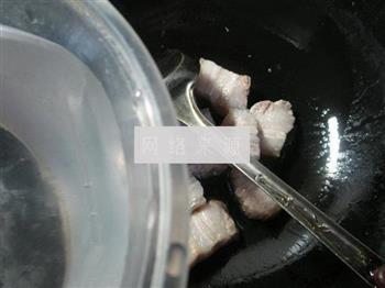 茶树菇茭白烧五花肉的做法图解3