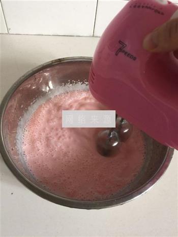 草莓味酸奶冰淇淋的做法步骤7