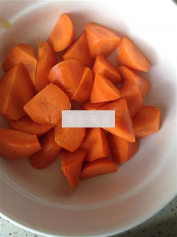 胡萝卜炖牛肉的做法步骤2