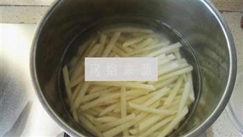 椒盐土豆条的做法步骤1