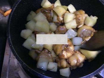 土豆炖鸡块的做法步骤7