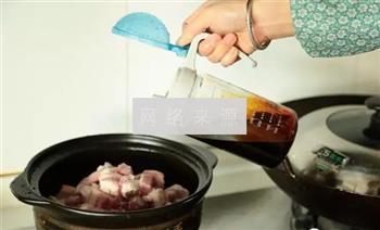 鲜香板栗红烧肉的做法步骤3