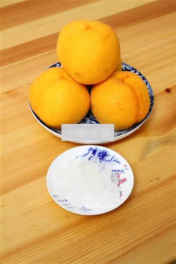最应季零添加的黄桃罐头的做法步骤1