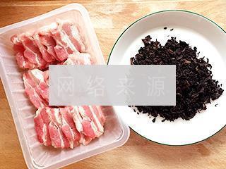 家常版梅干菜扣肉的做法步骤1