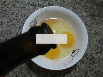 带豆鸡蛋炒饭的做法步骤2