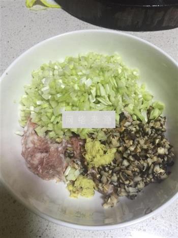 韭黄香菇肉包的做法步骤7