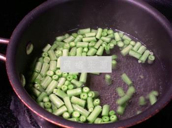 咸肉炒豇豆豆干的做法步骤1