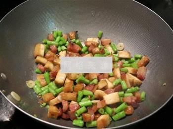 咸肉炒豇豆豆干的做法步骤6