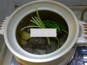 胡萝卜玉米猪骨汤的做法步骤8