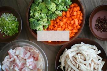 鸡肉培根蔬菜粥的做法步骤3