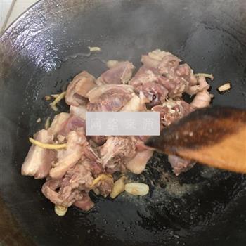 紫苏土豆焖鸭的做法步骤6