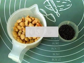 黑米熟豆豆浆的做法图解1