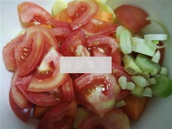 番茄土豆炖牛肉的做法步骤1