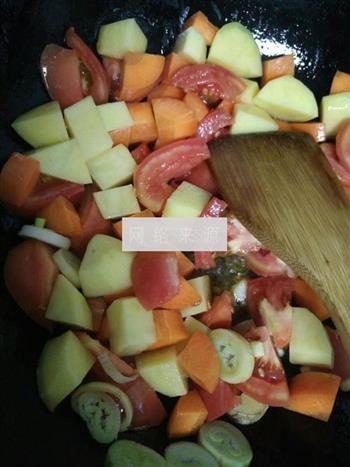番茄土豆炖牛肉的做法步骤4