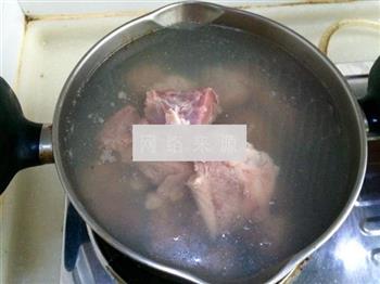 白萝卜蹄髈汤的做法图解4