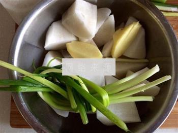 白萝卜蹄髈汤的做法步骤9