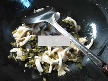 雪菜秀珍菇豆腐的做法步骤3