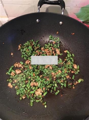 橄榄菜肉末豆角的做法步骤4